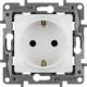Розетка 1-м СП Etika 16А IP20 250В 2P+E с заземл. немецк. стандарт винтов. клеммы механизм бел. Leg 672221